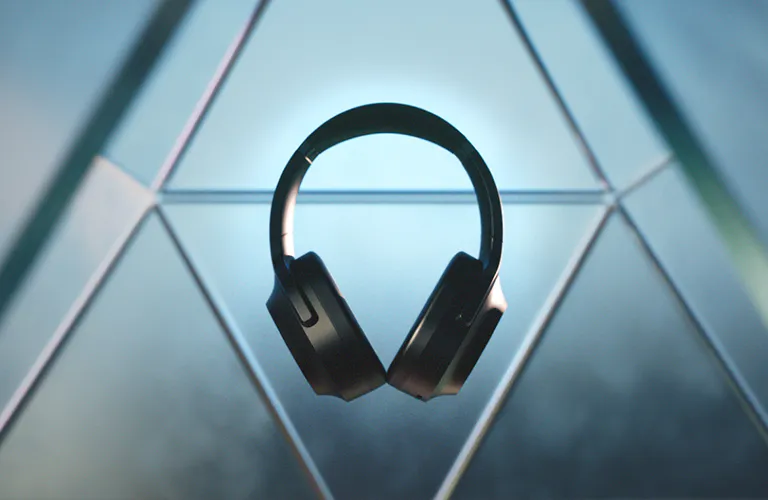 razer-barracuda-pro-noise-cancellation-mobile