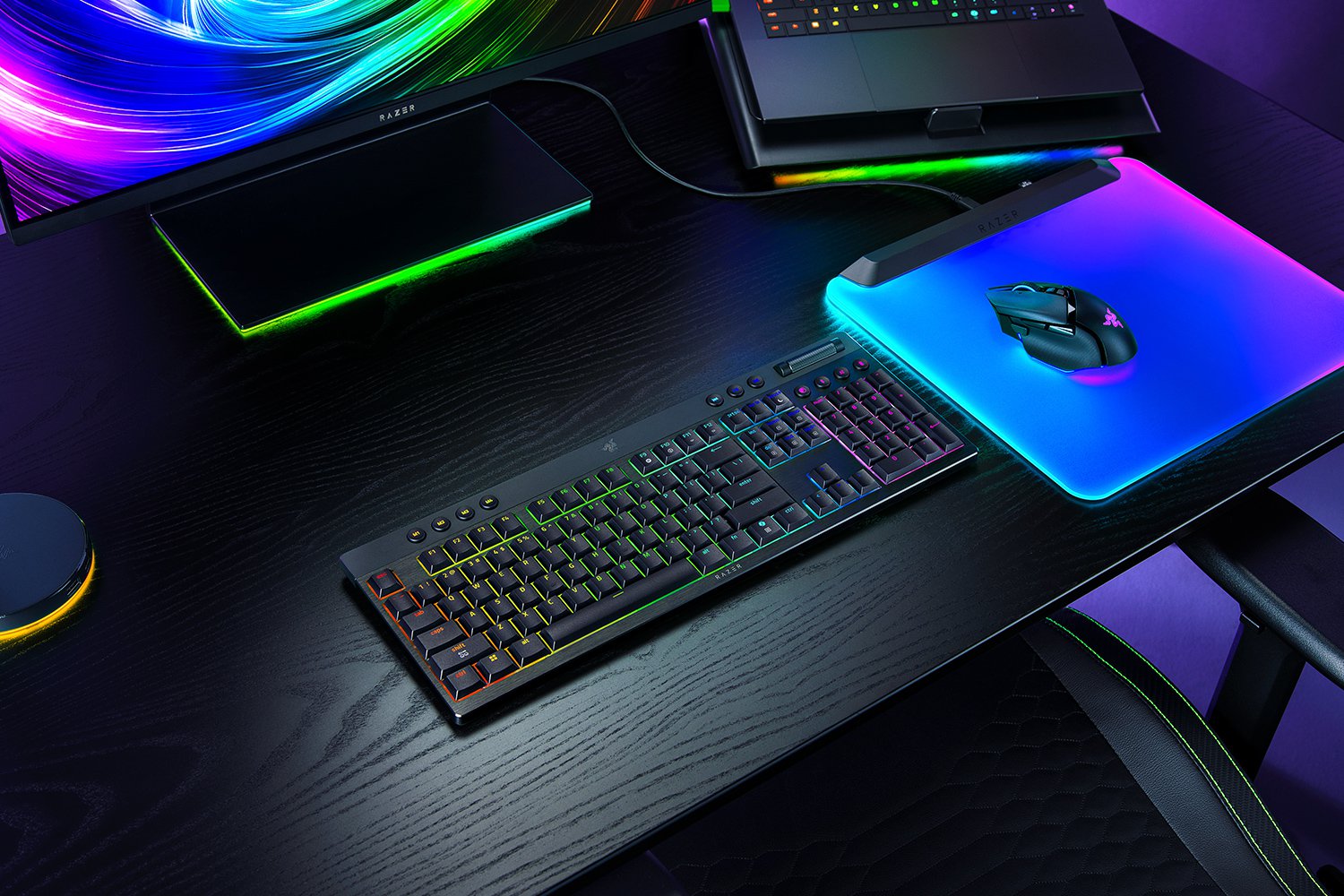 https___medias-p1.phoenix.razer.com_sys-master-phoenix-images-container_hfa_h04_9957077778462_250902-bw-v4-low-hyperspeed-2-1500x1000-2