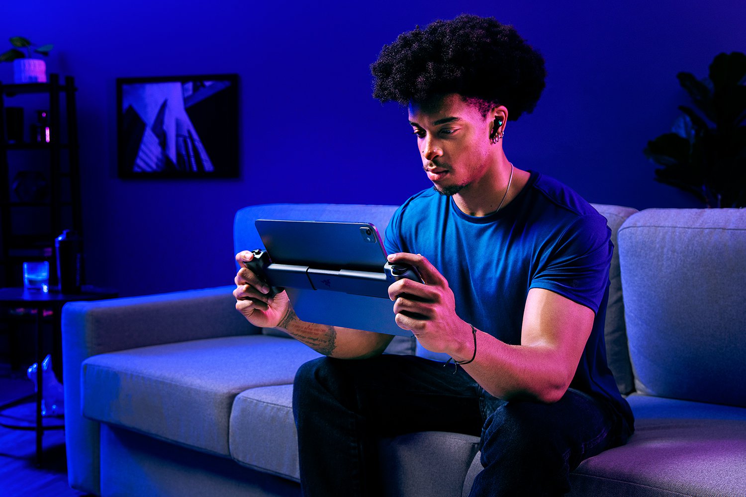 https___medias-p1.phoenix.razer.com_sys-master-phoenix-images-container_h5c_hc0_10011331559454_260109-kishi-v3-pro-xl-1500x1000-2