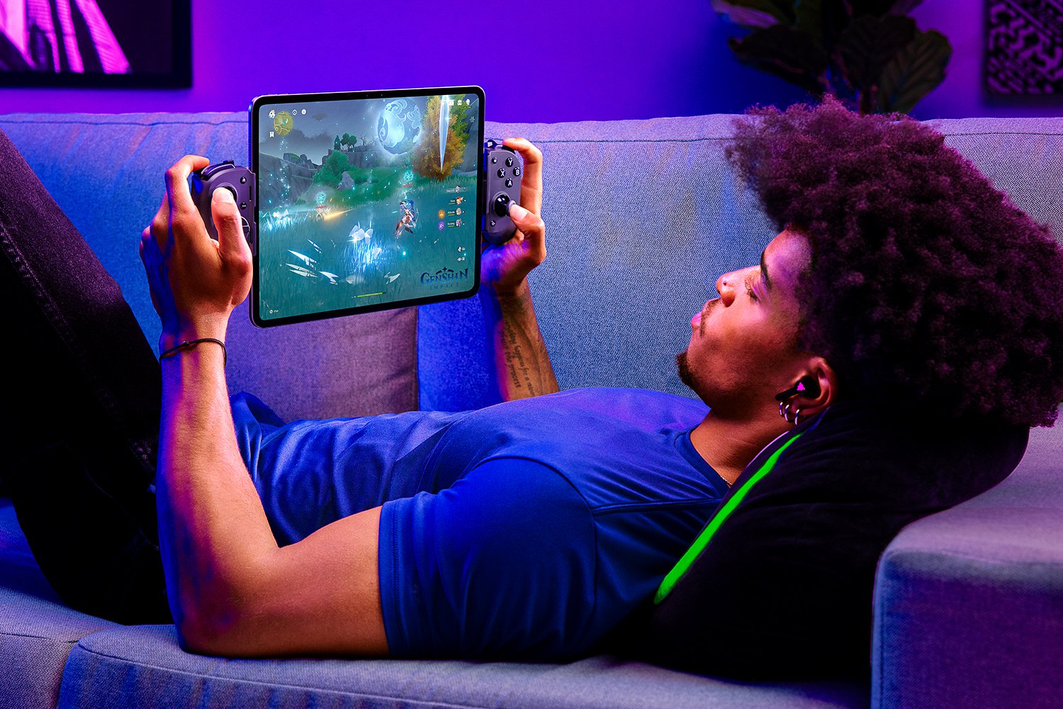 https___medias-p1.phoenix.razer.com_sys-master-phoenix-images-container_h5e_hbd_10011331493918_260109-kishi-v3-pro-xl-1500x1000-3