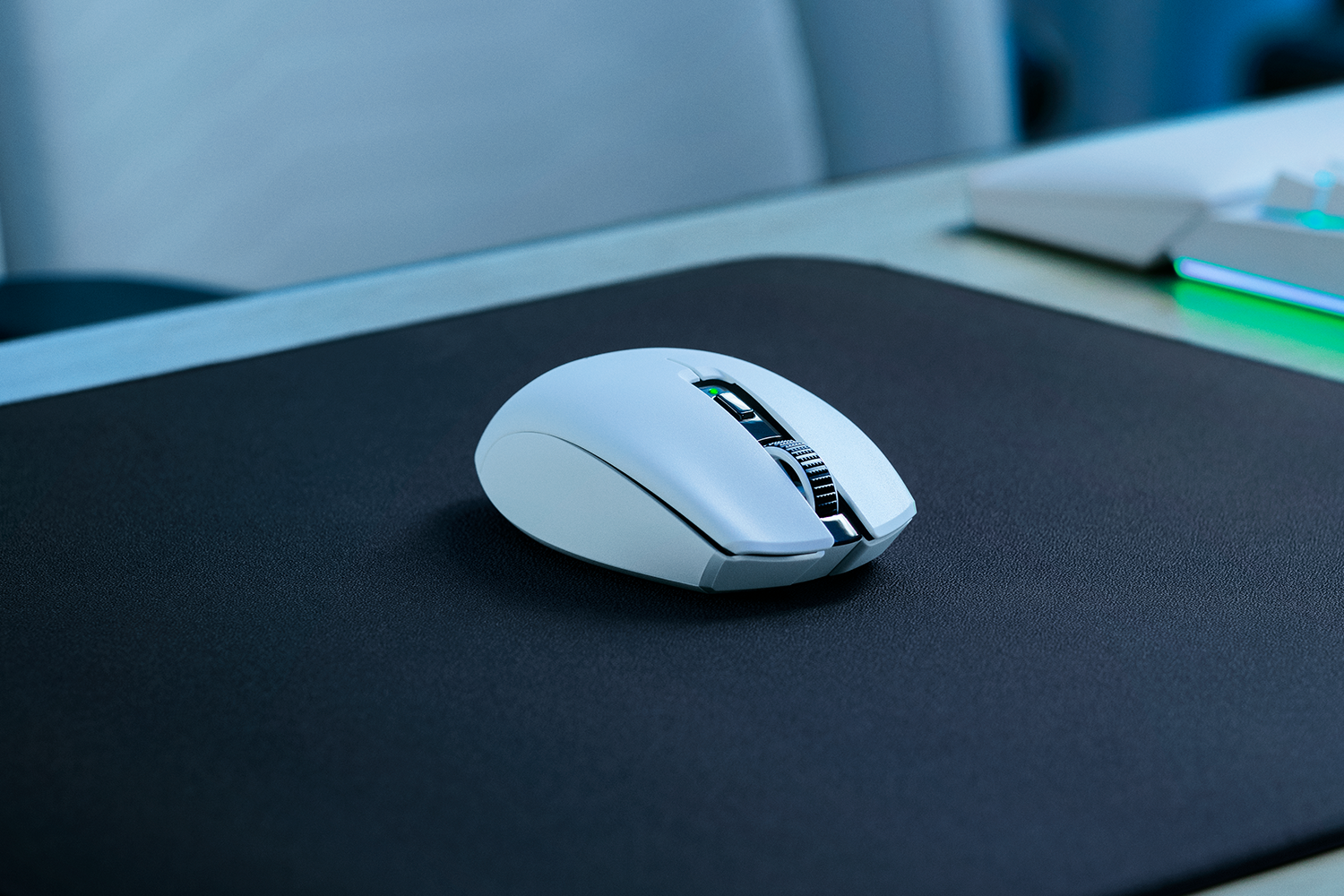 https___medias-p1.phoenix.razer.com_sys-master-phoenix-images-container_h95_ha1_10107681538078_260615-orochi-v2-2026-white-1500x1000-1-2